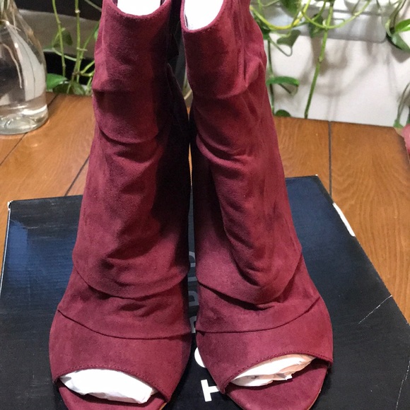 Wedge - Picture 1 of 6